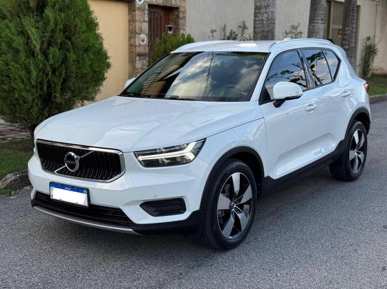 VOLVO XC40 2.0 T4 GASOLINA MOMENTUM GEARTRONIC